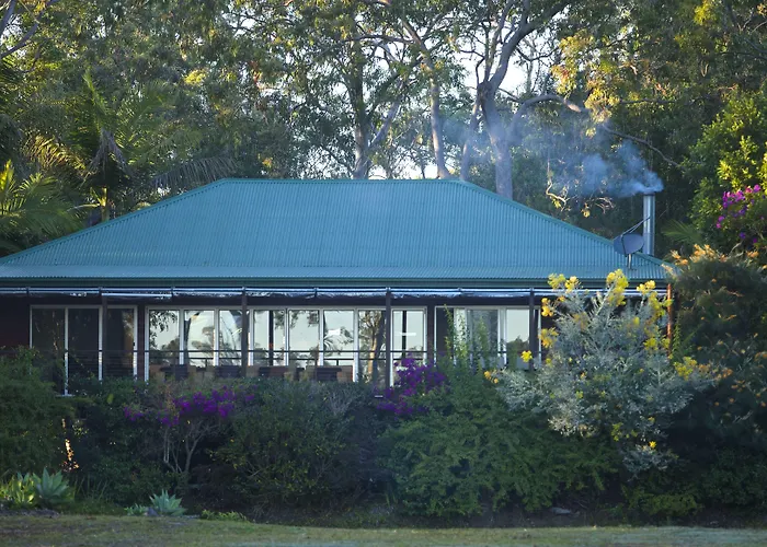 Lake Weyba Cottages Noosa